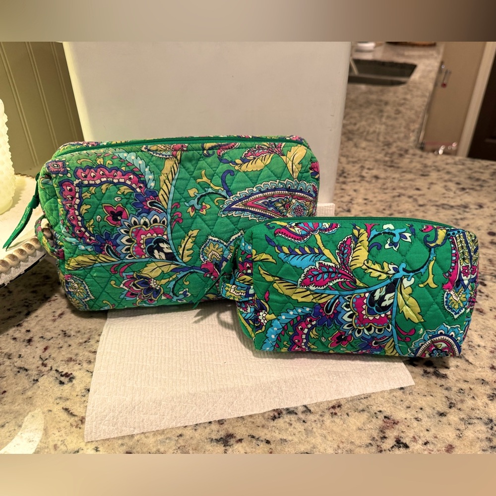 Vera Bradley Emerald Paisley 2 pc Cosmetic Bag Set